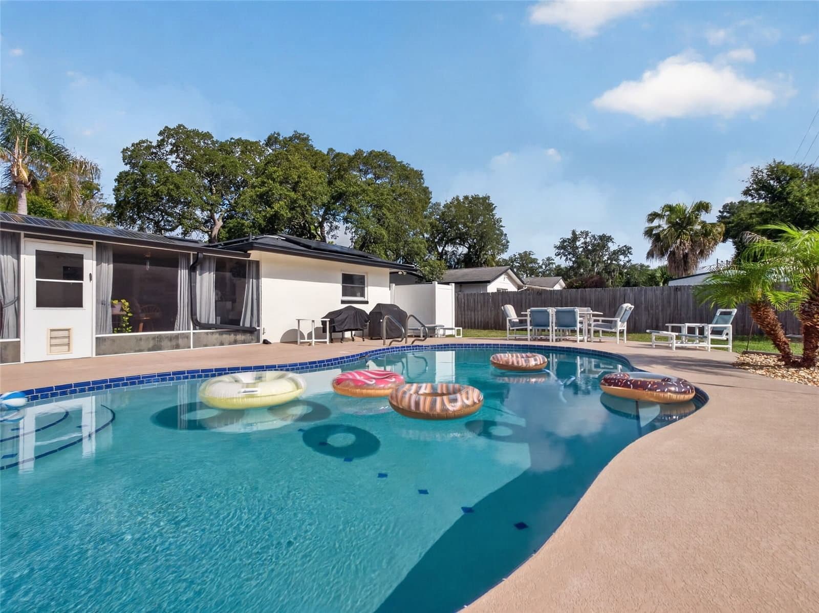 127 ROSE BRIAR