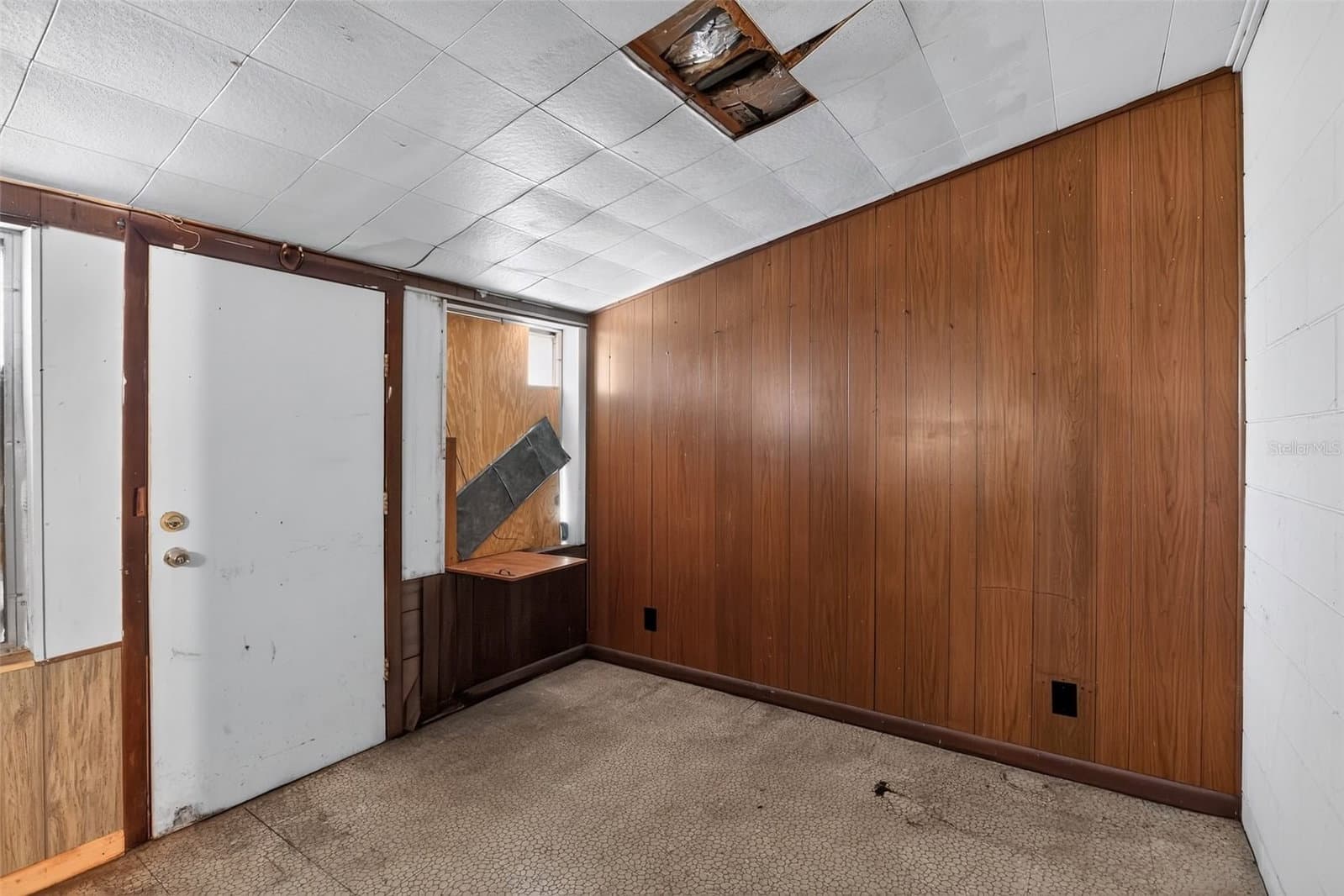 Photo 4 of 6120 RIDGEWOOD