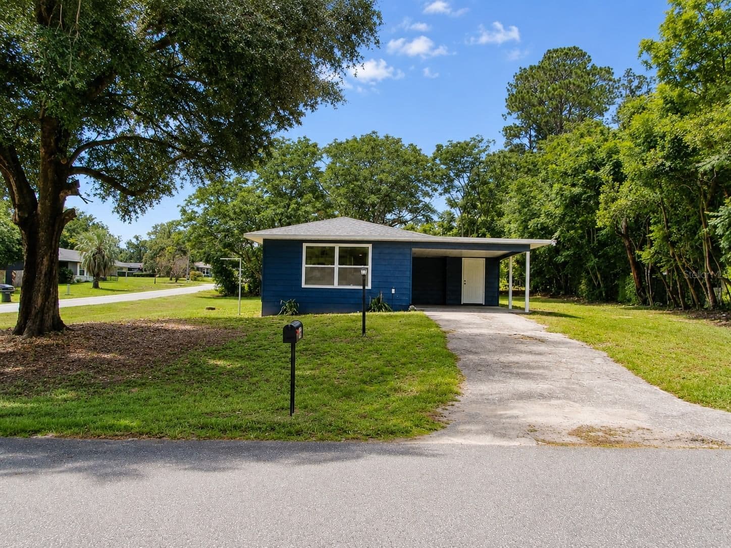 49 LAKE COURT