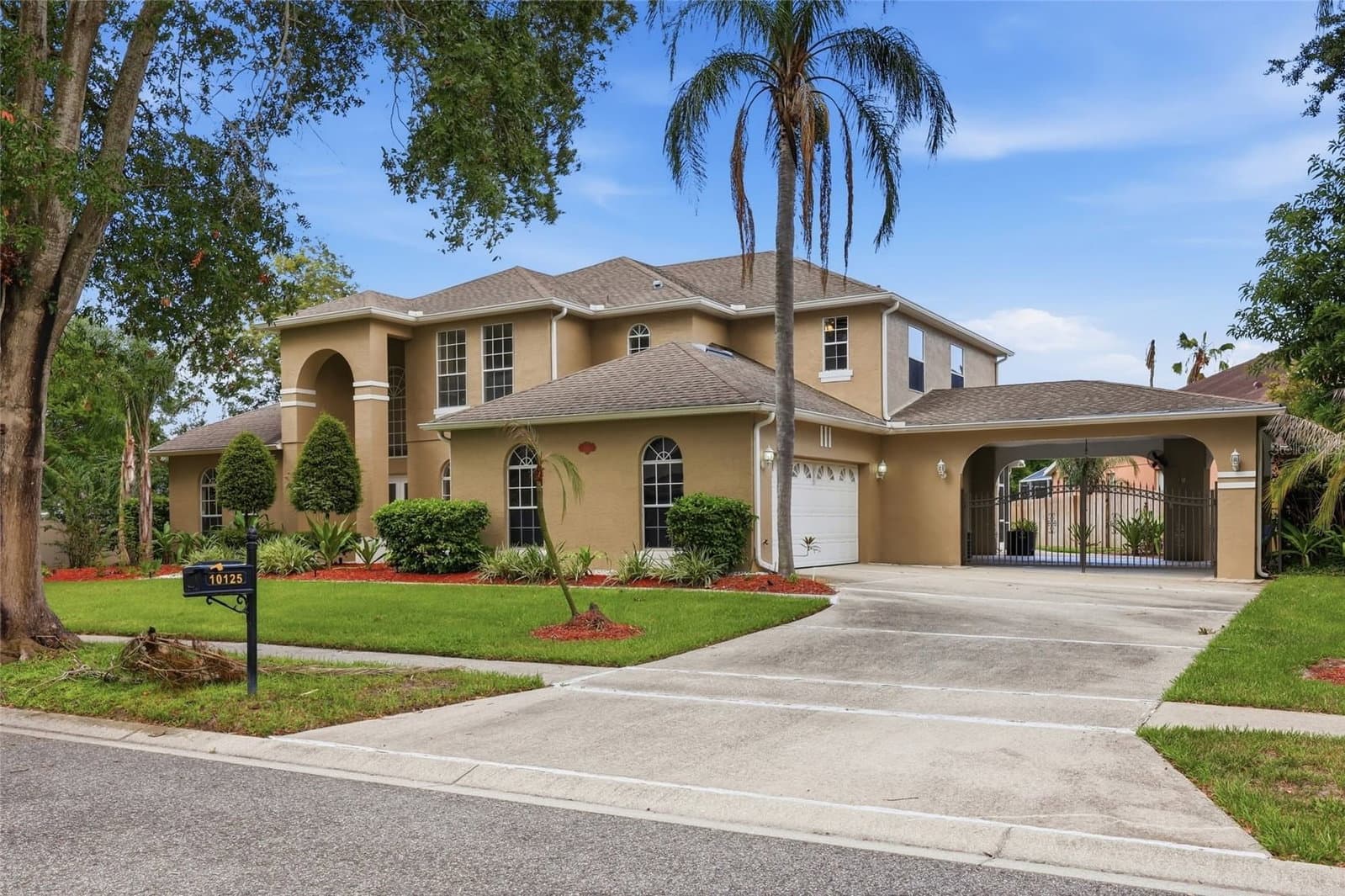 10125 FOXHURST