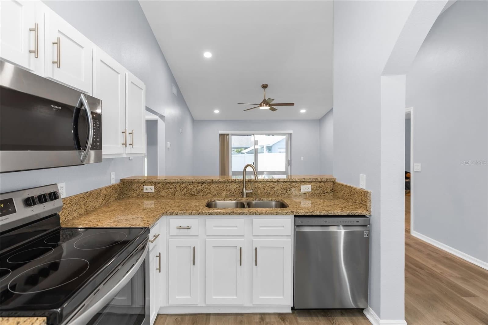 Photo 5 of 17020 WOODCREST