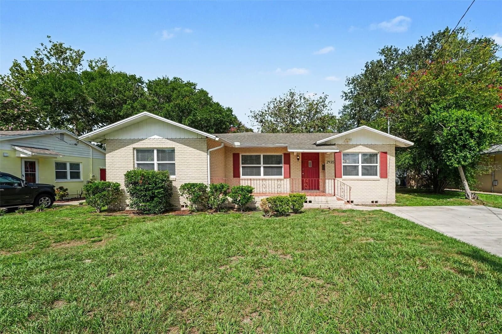 2935 WOODLAND HILLS