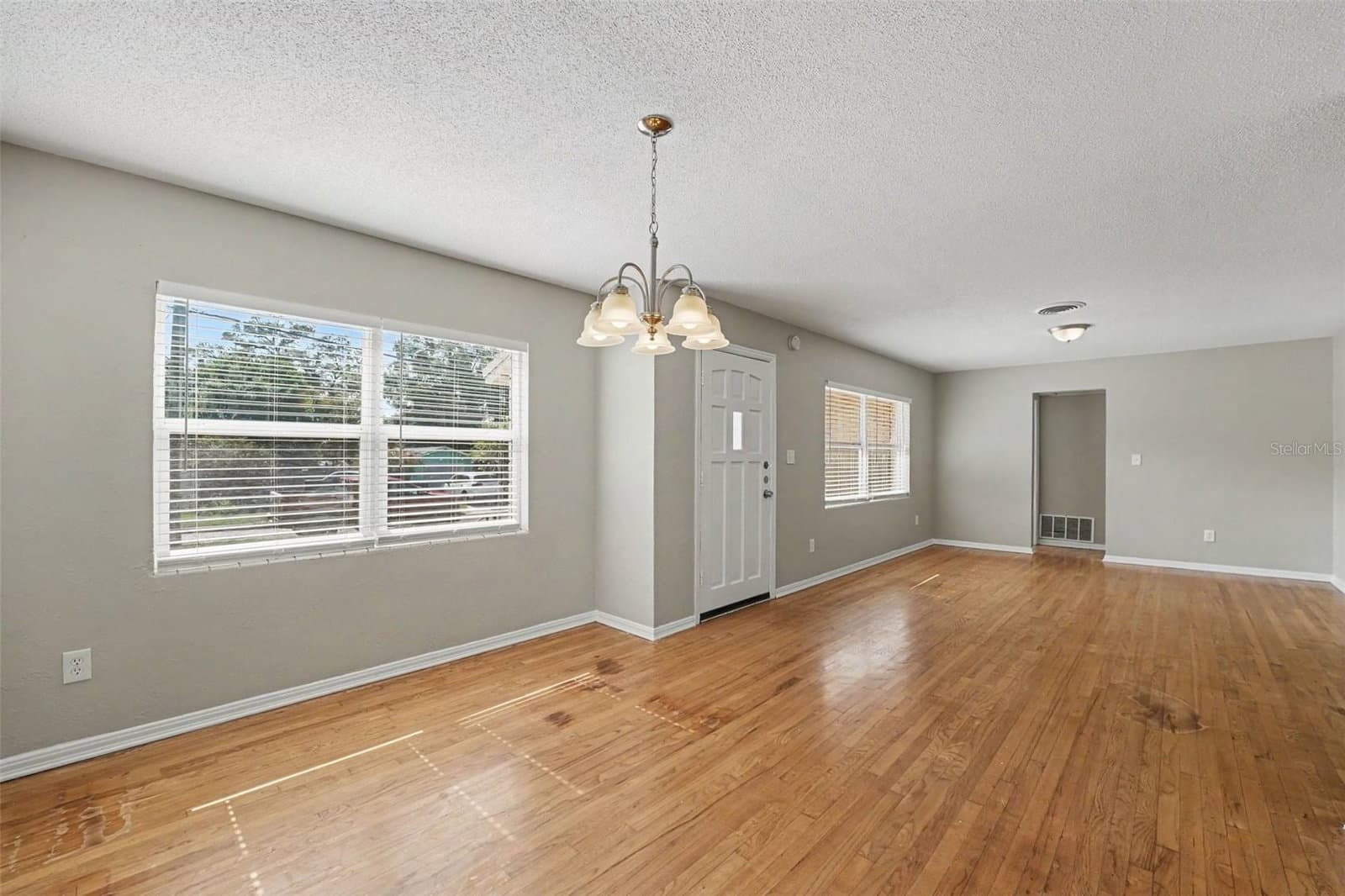 2935 WOODLAND HILLS