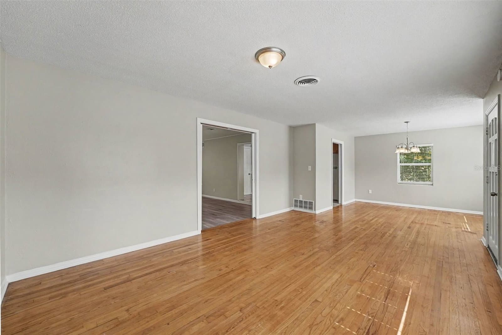 2935 WOODLAND HILLS