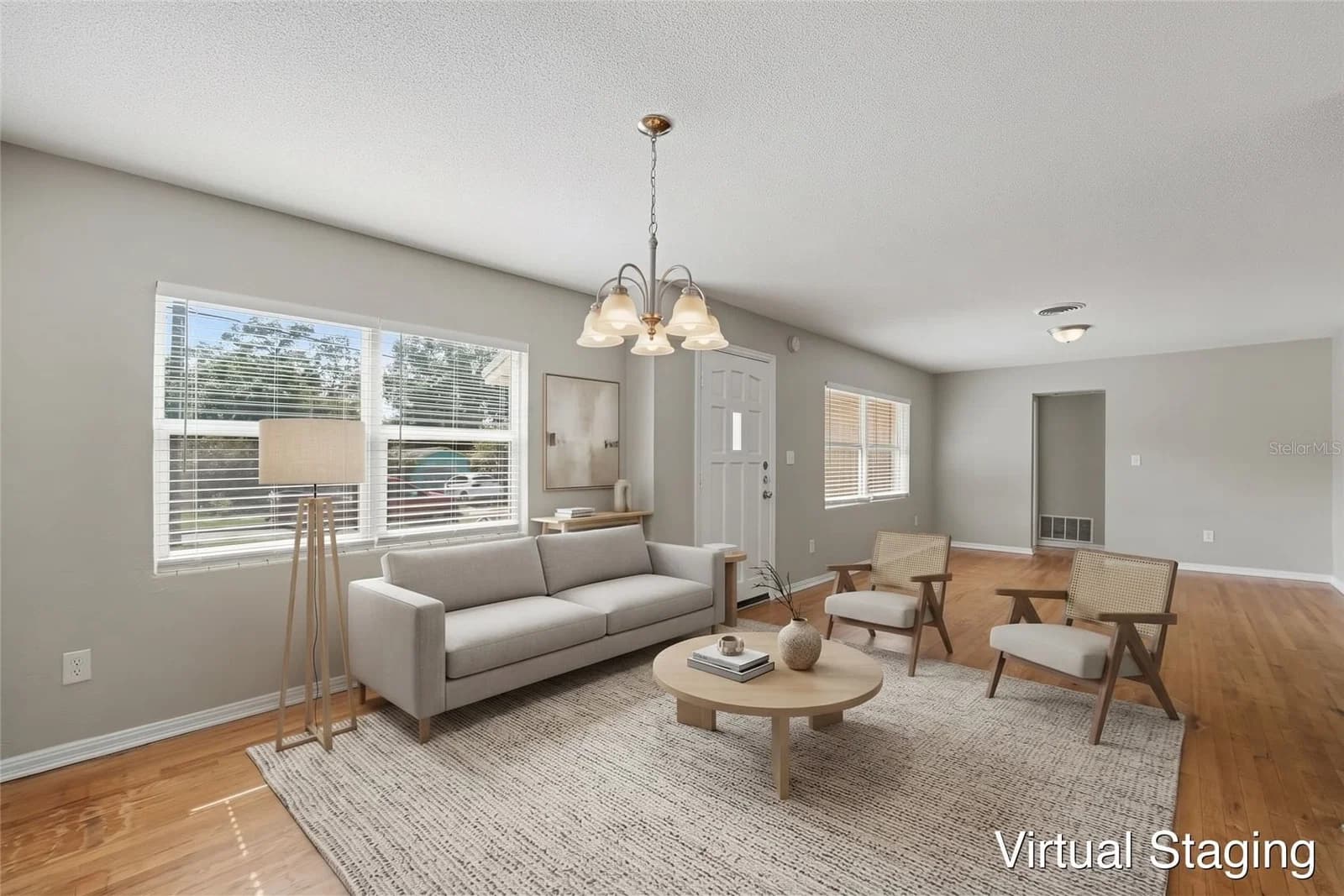 2935 WOODLAND HILLS Avenue