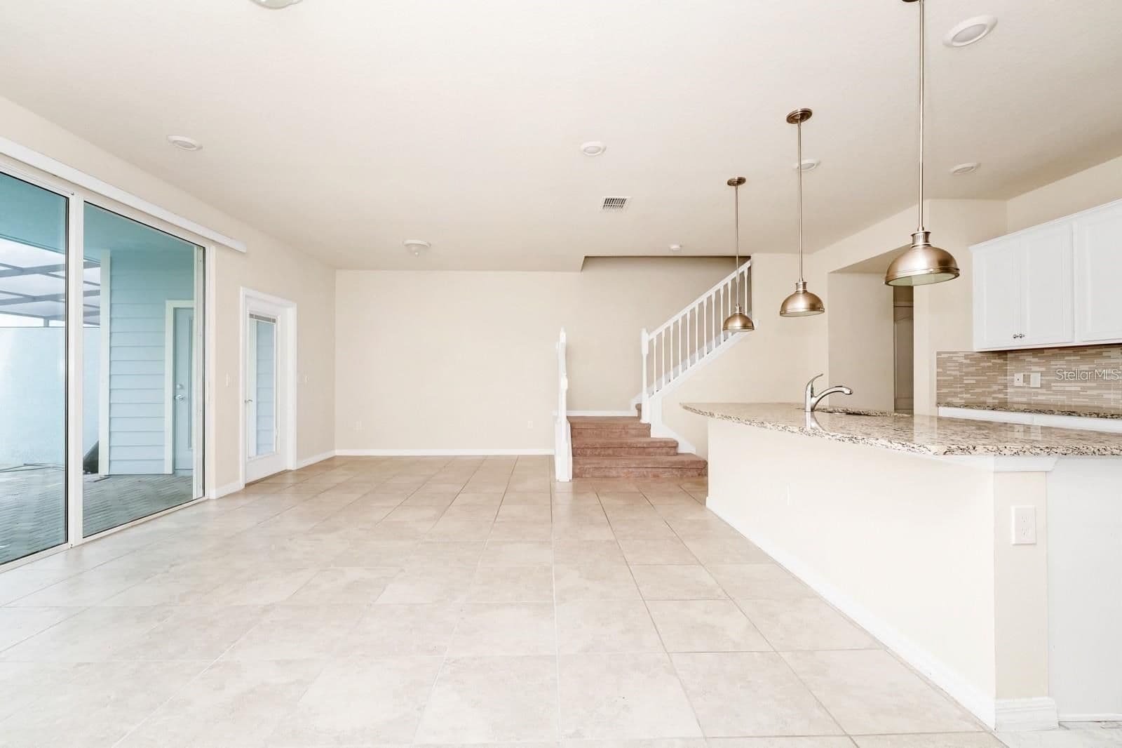 Photo 5 of 7513 OAK SPRING