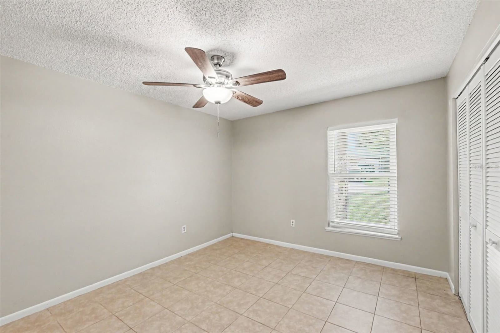 Photo 5 of 2345 NORTHVIEW