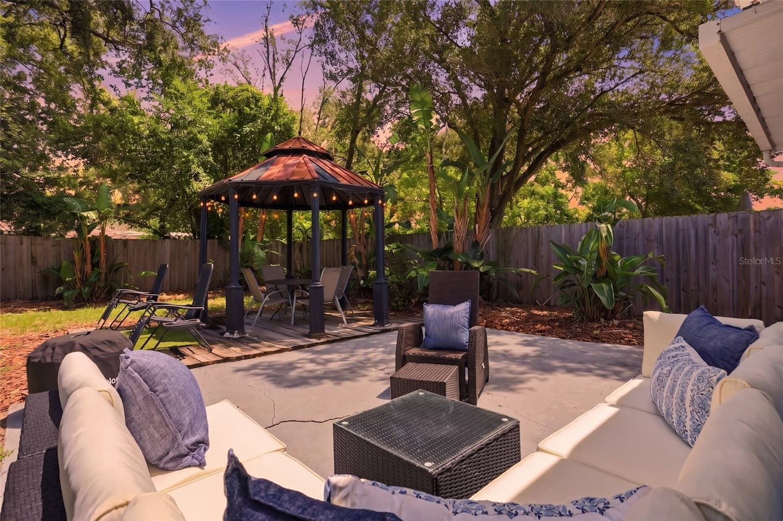 2901 PINE