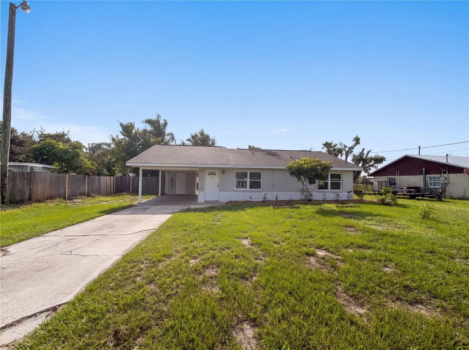 2710 WOODLAWN