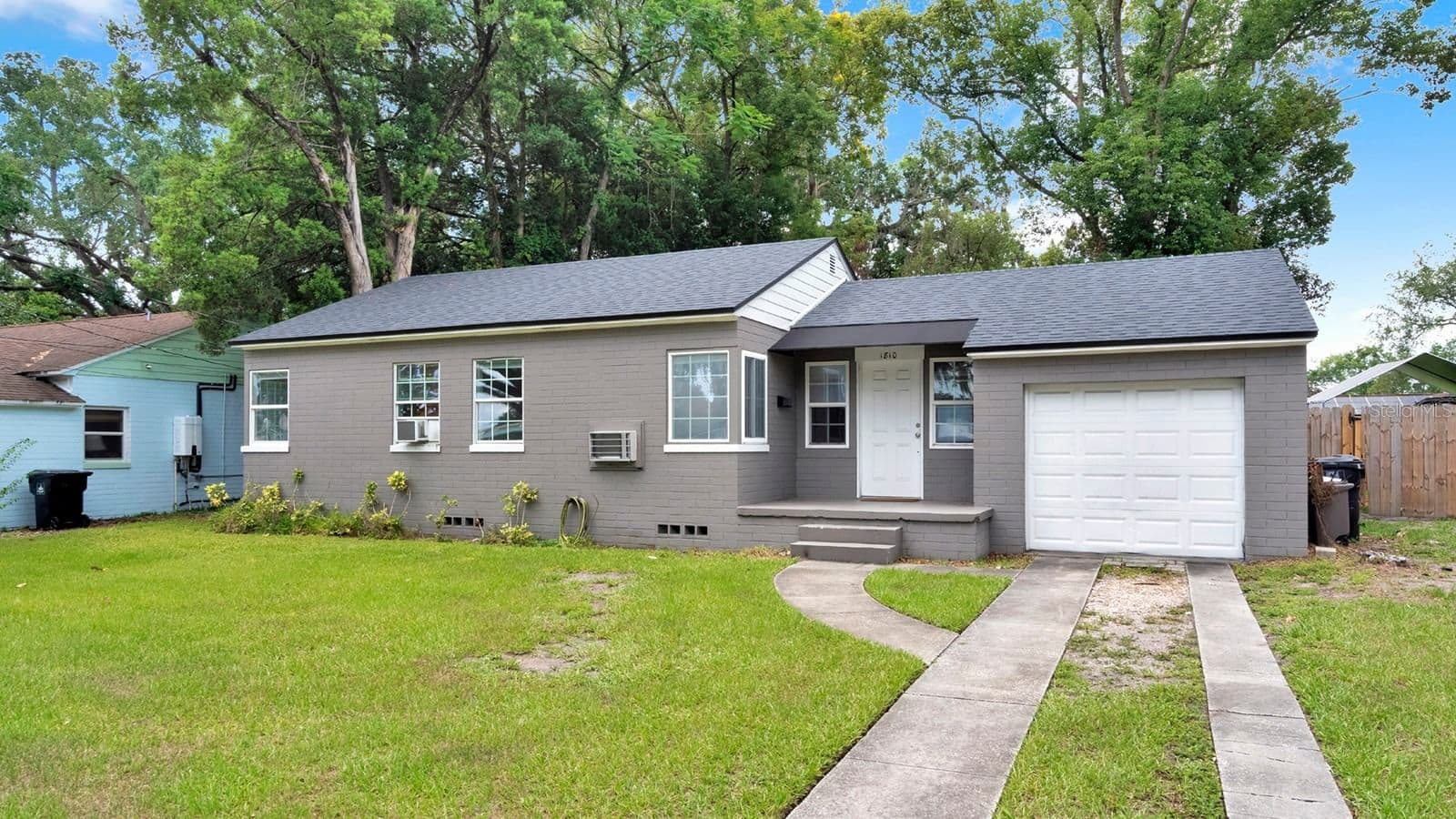1810 HILLCREST