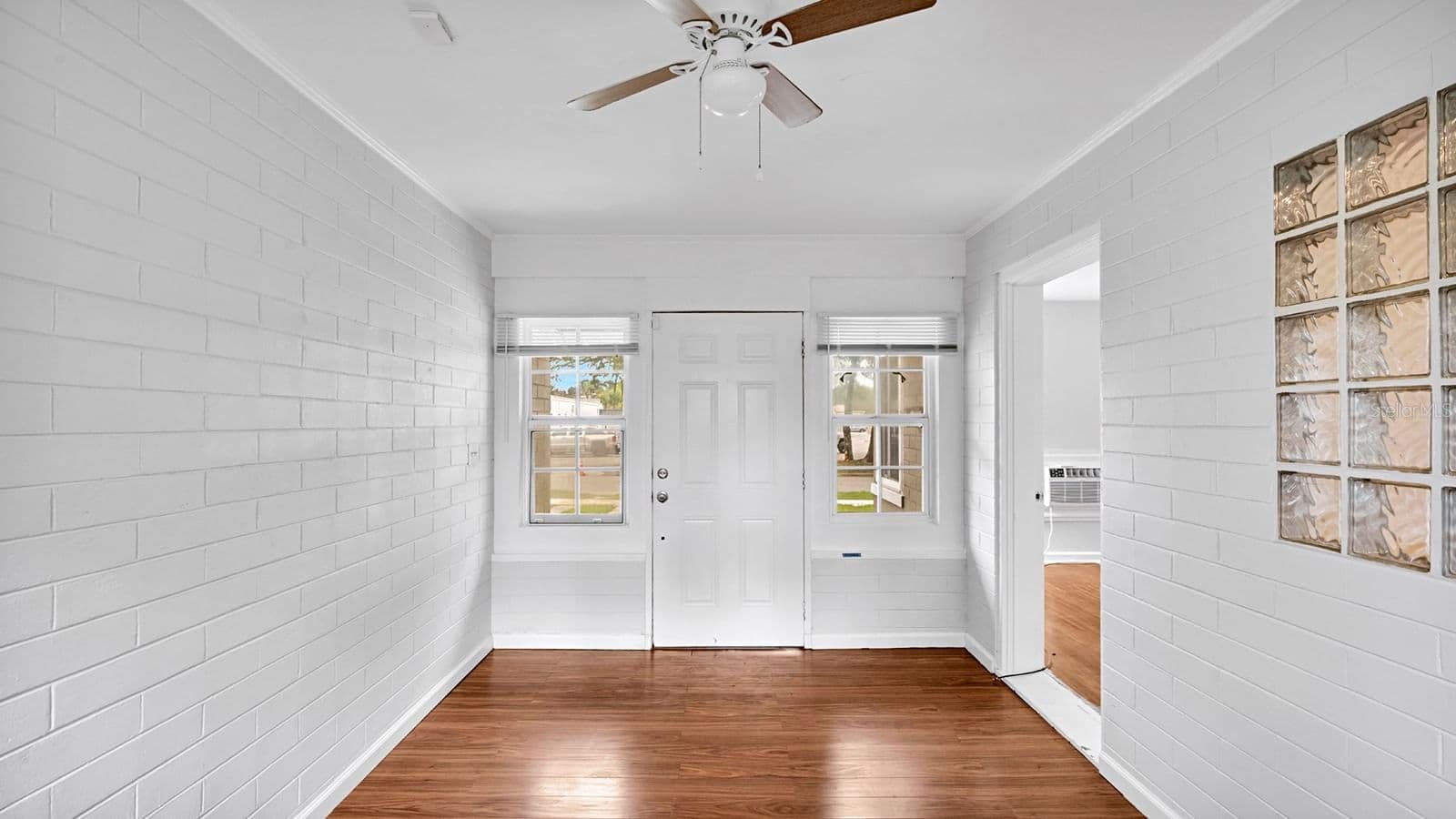 1810 HILLCREST