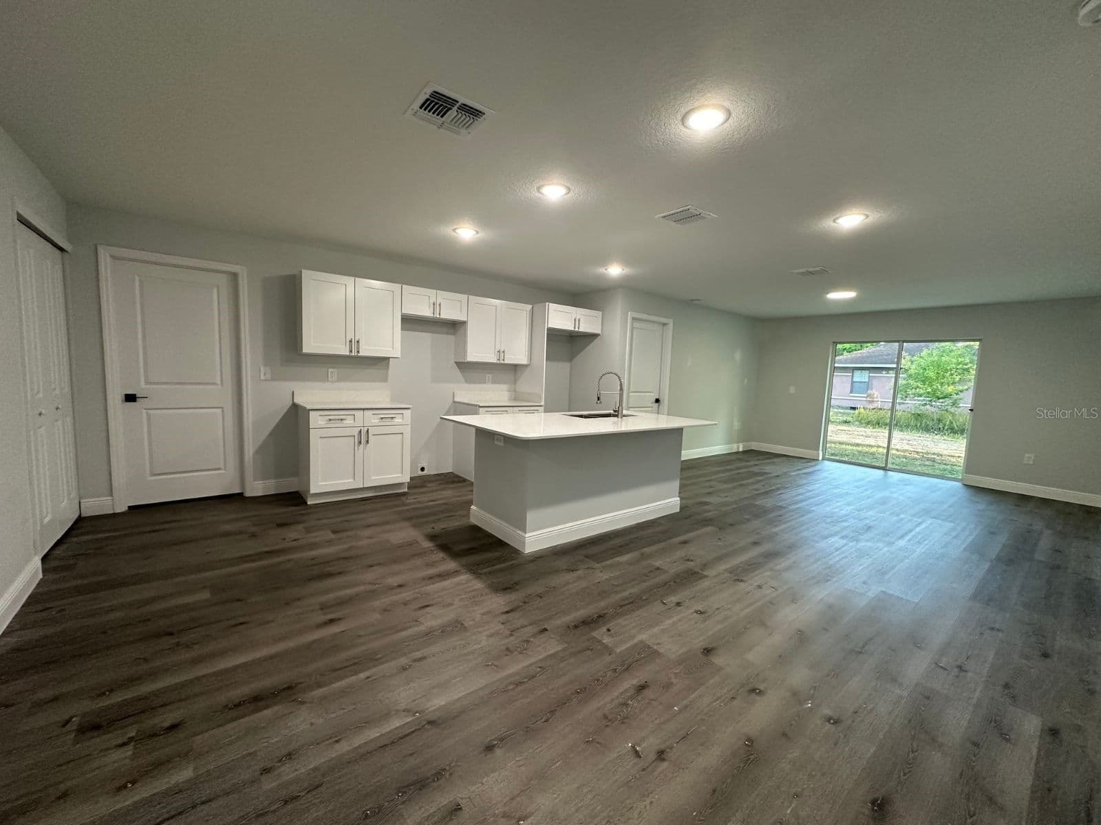 15 BAHIA COURT