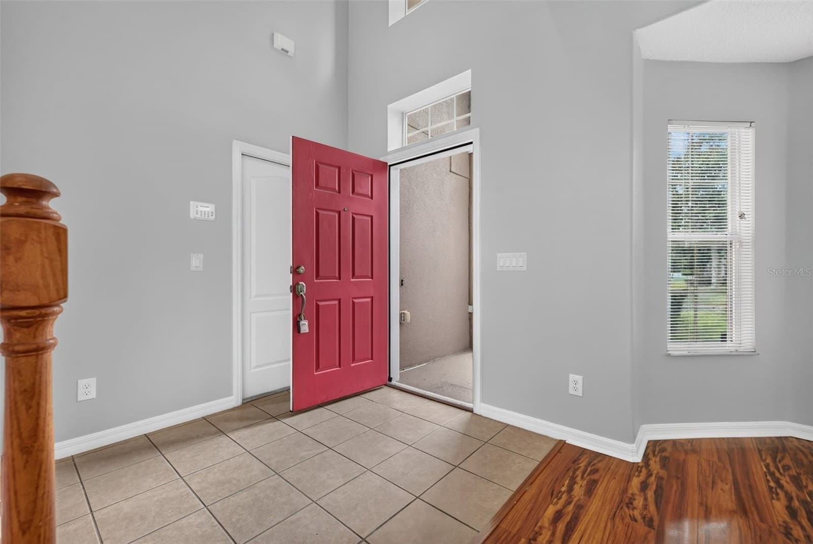 Photo 4 of 9931 HERON POINTE