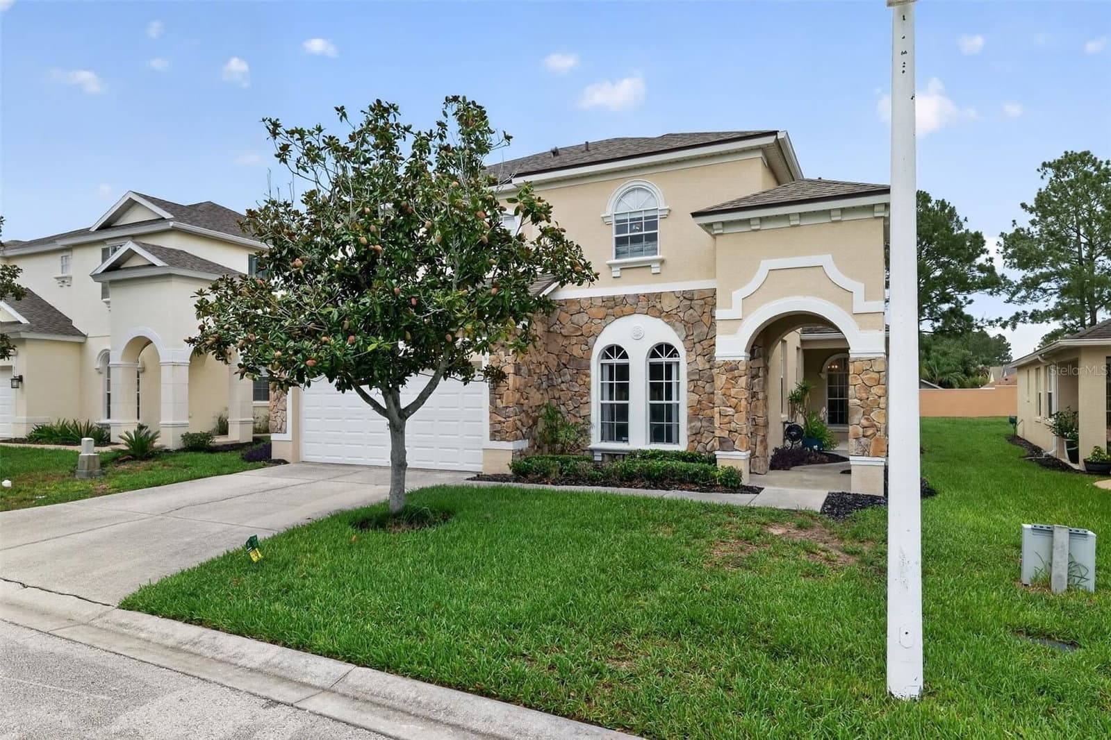 304 CALABAY PARC