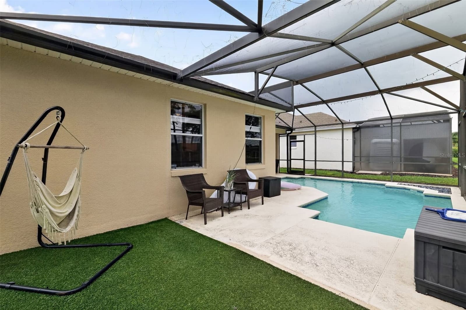 Photo 5 of 304 CALABAY PARC