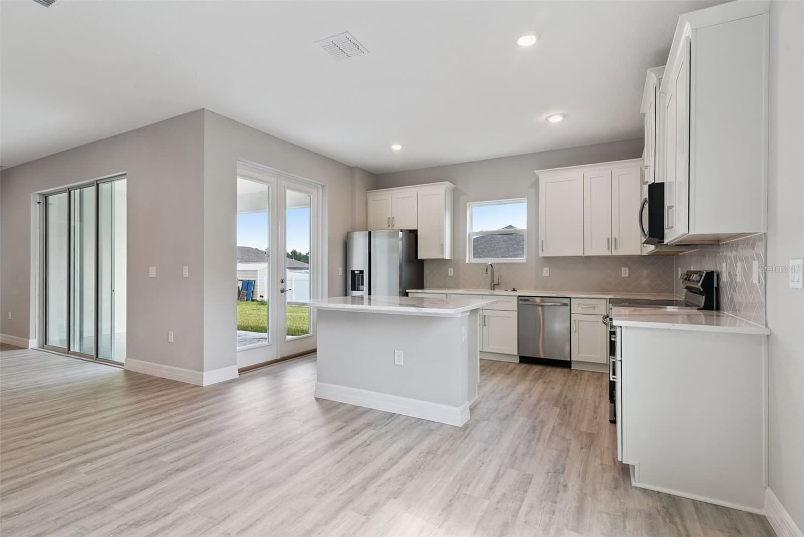 Photo 4 of 4843 131ST