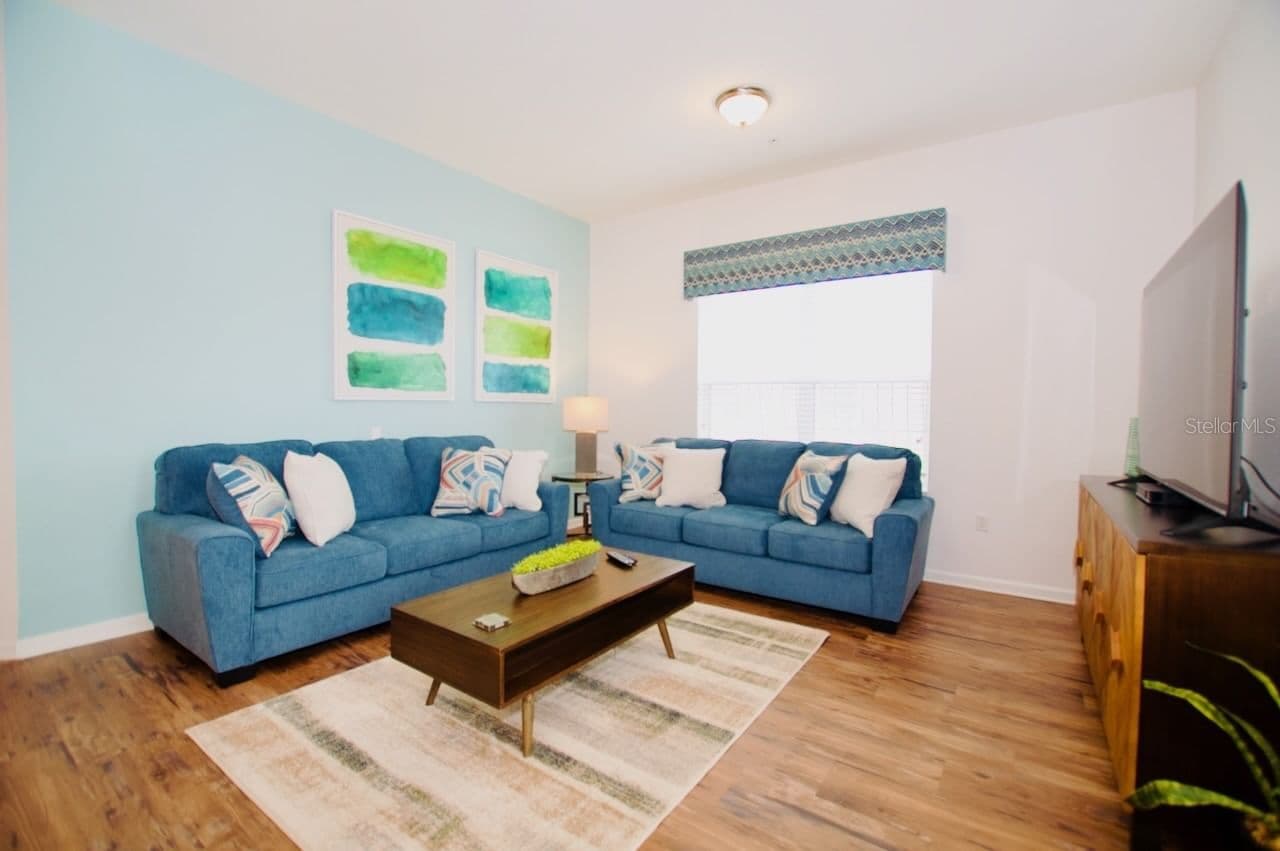 Photo 4 of 5049 SHOREWAY