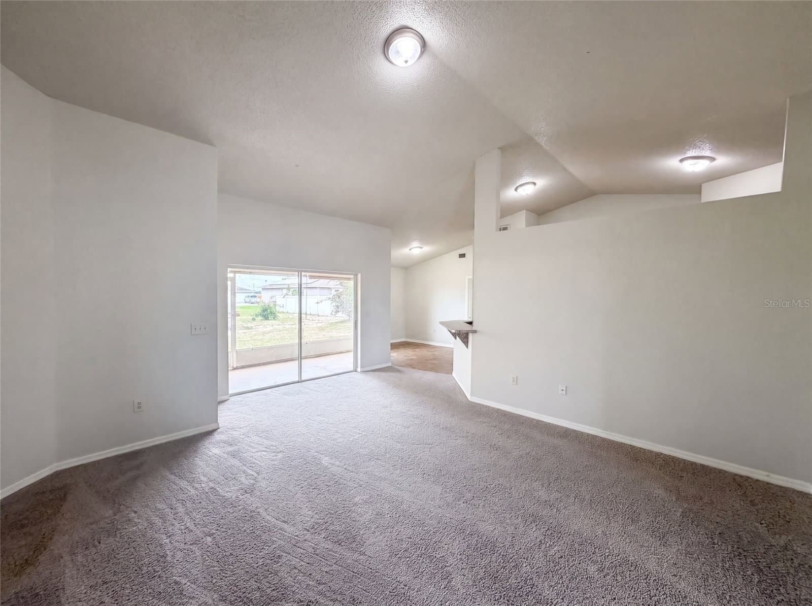 1038 HIGHLAND CREST