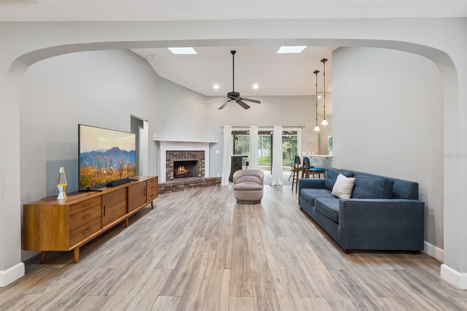 Photo 4 of 4507 WINDERWOOD
