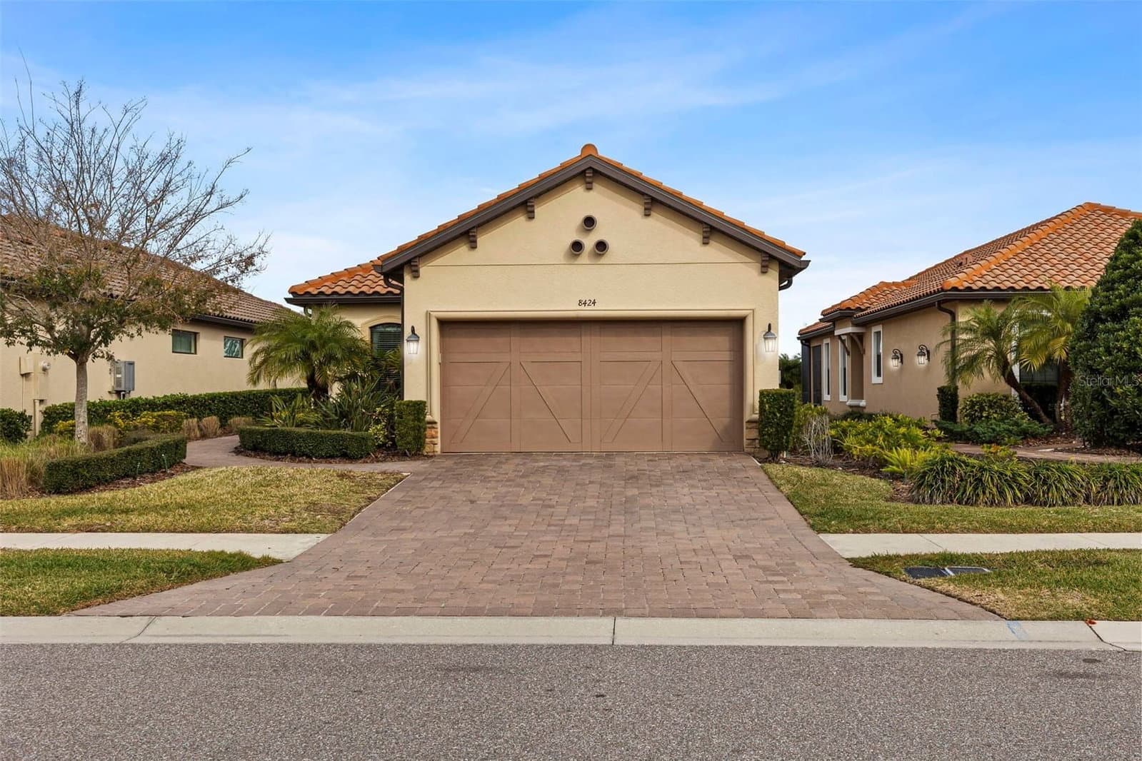 8424 ALBERATA VISTA