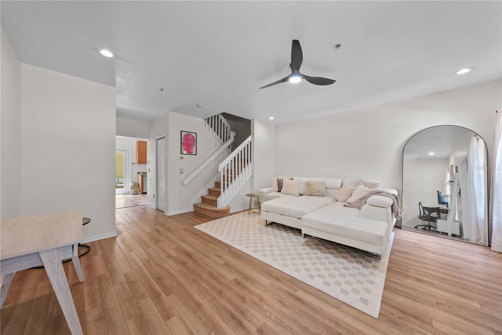 241 DEEPCOVE