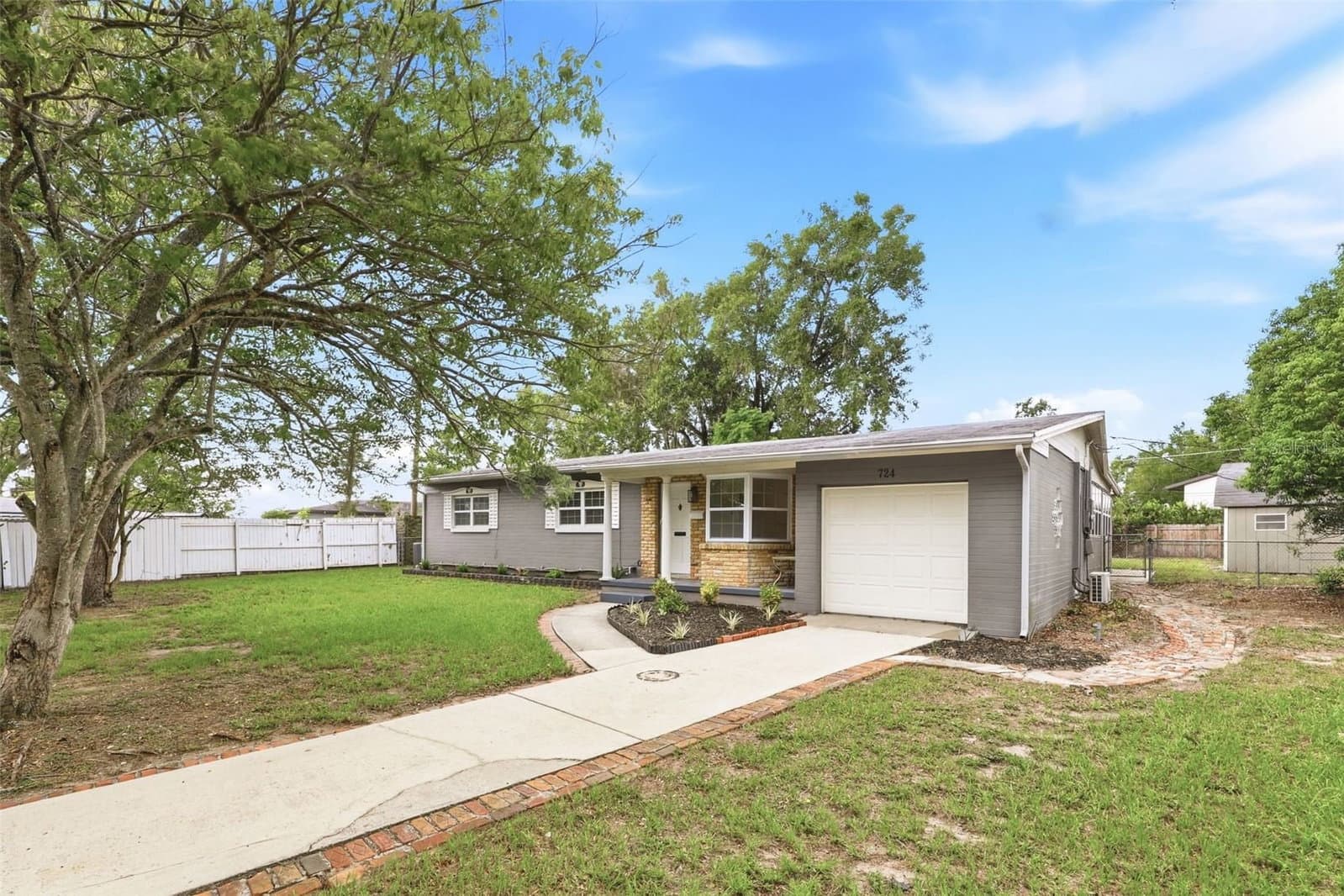 Photo 4 of 724 BRAIDWOOD