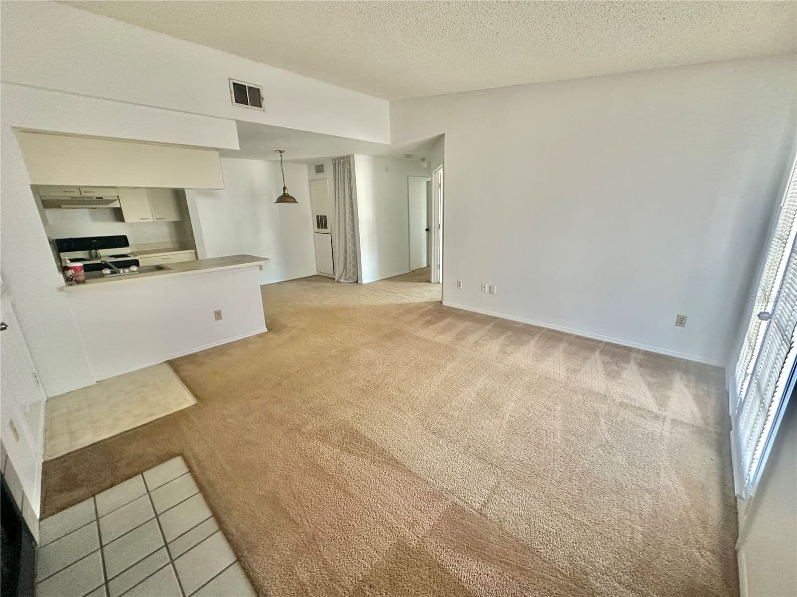 Photo 4 of 2550 ALAFAYA