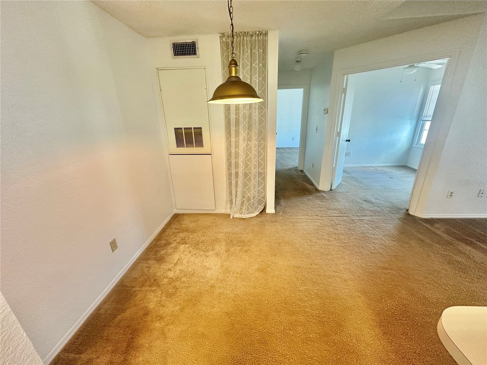 Photo 5 of 2550 ALAFAYA