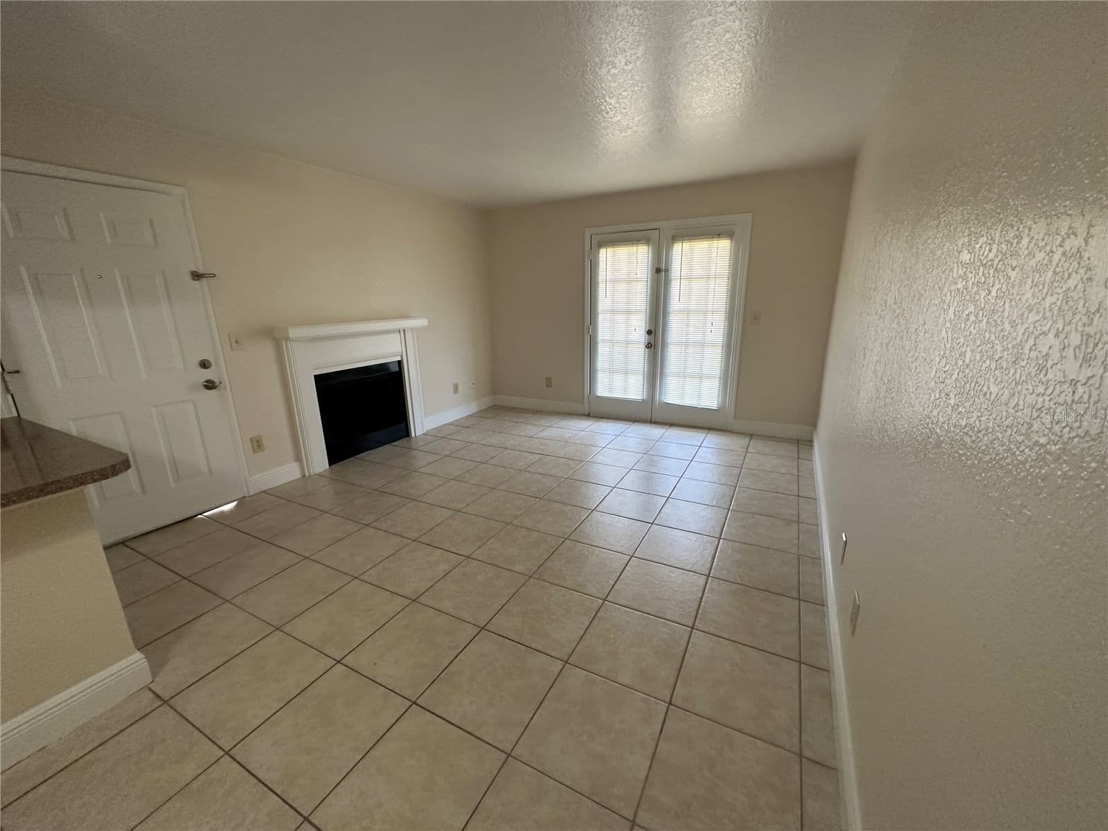 Photo 4 of 2550 ALAFAYA