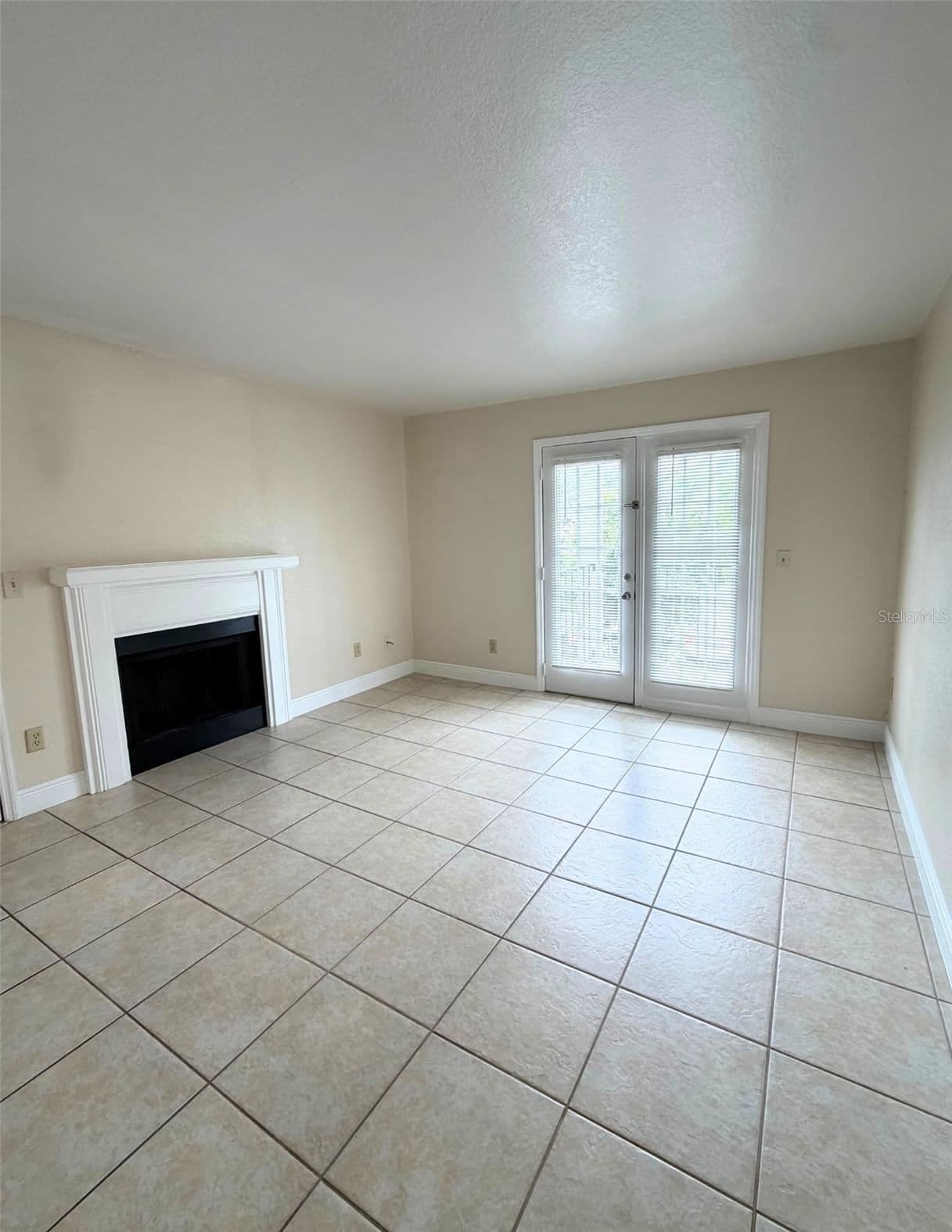 Photo 5 of 2550 ALAFAYA