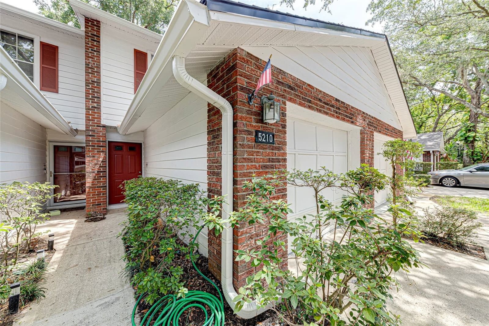 5210 LAZY OAKS