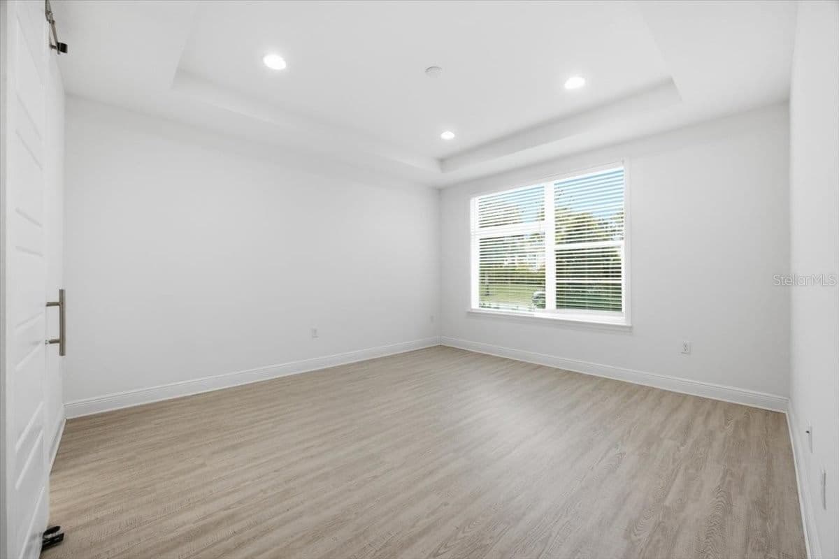 Photo 4 of 9874 BUCKLOW HILL