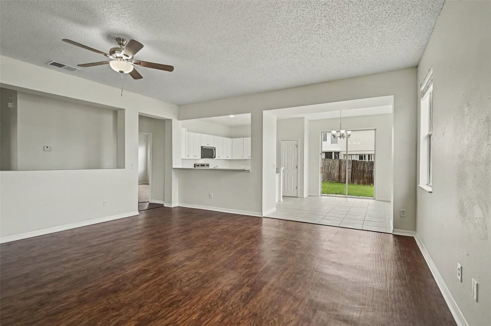 4542 GALLBERRY