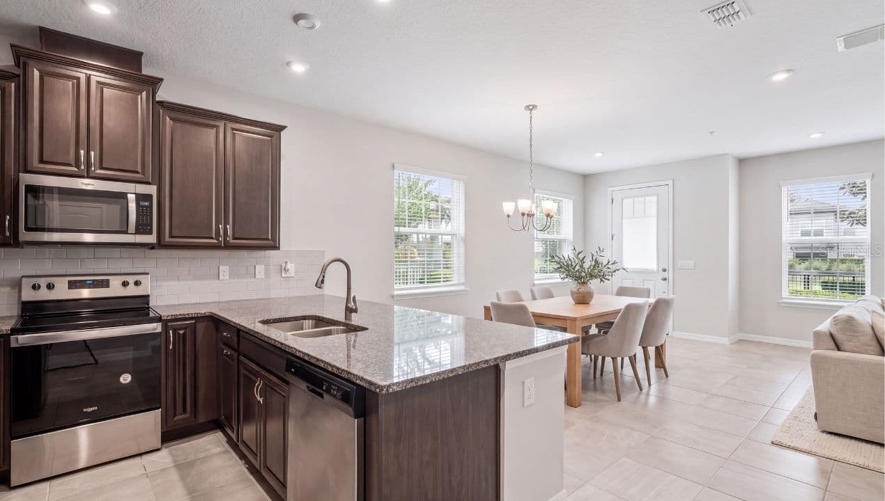9457 RANDAL PARK