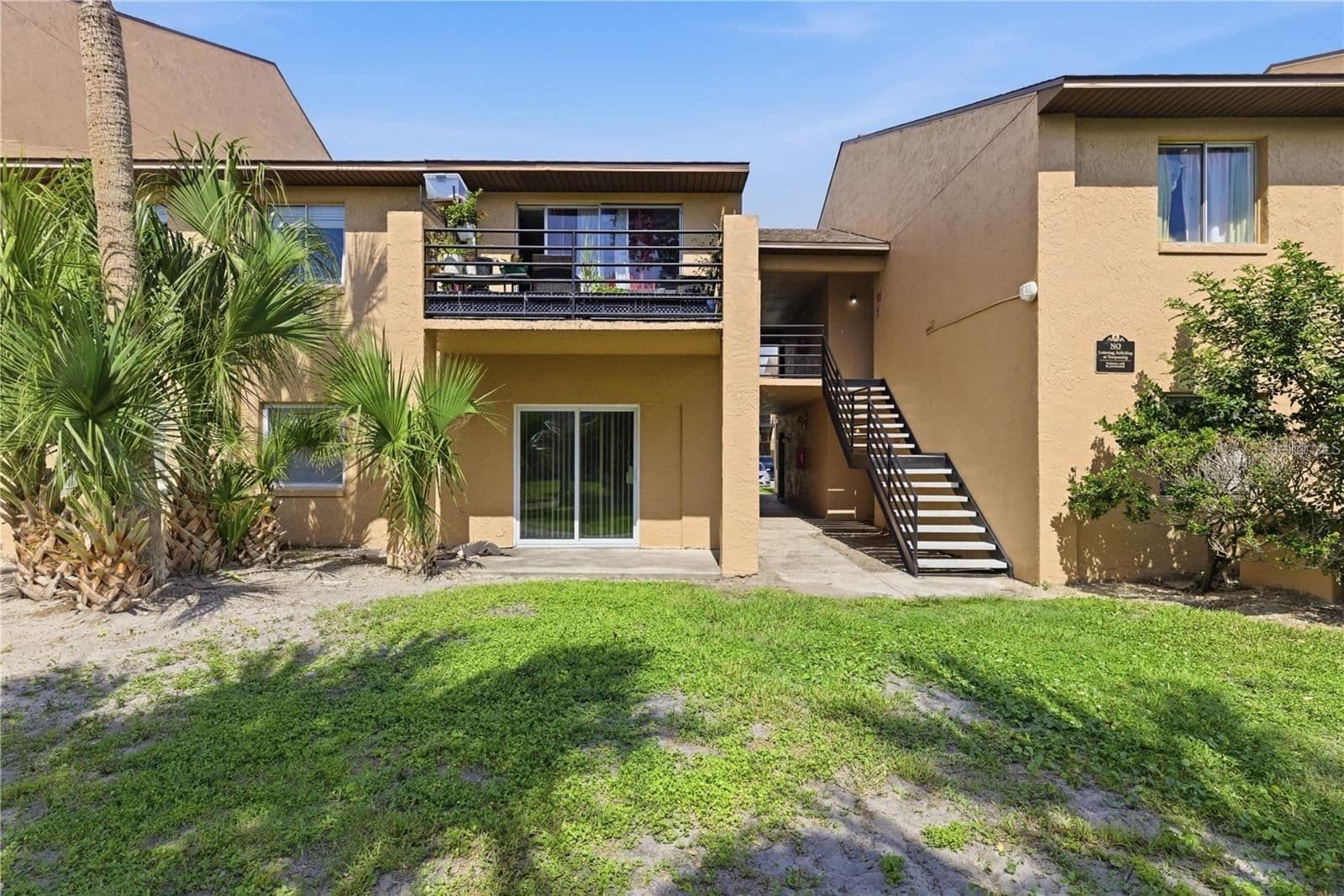 5219 VIA HACIENDA