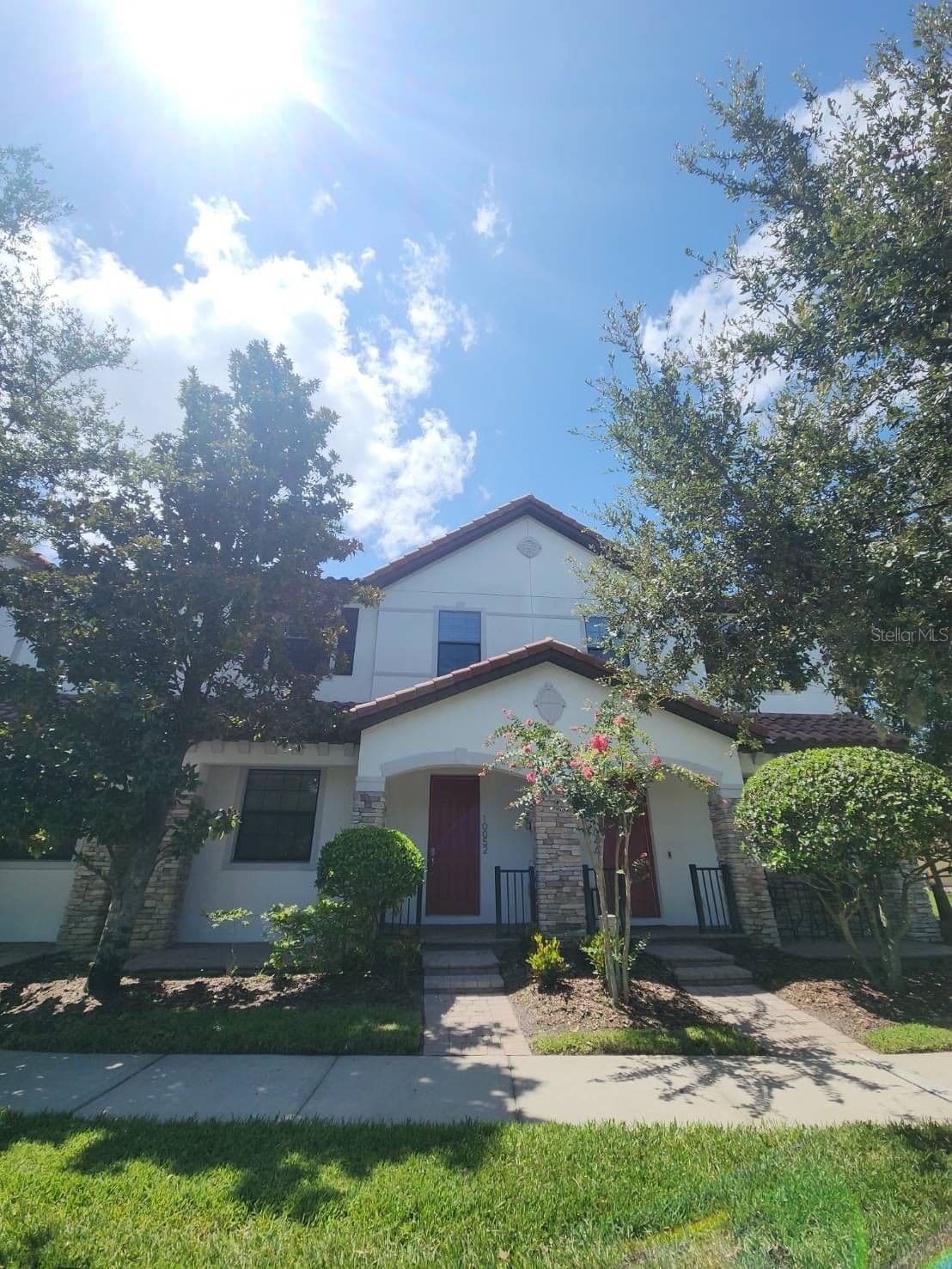 10052 EAGLE CREEK CENTER
