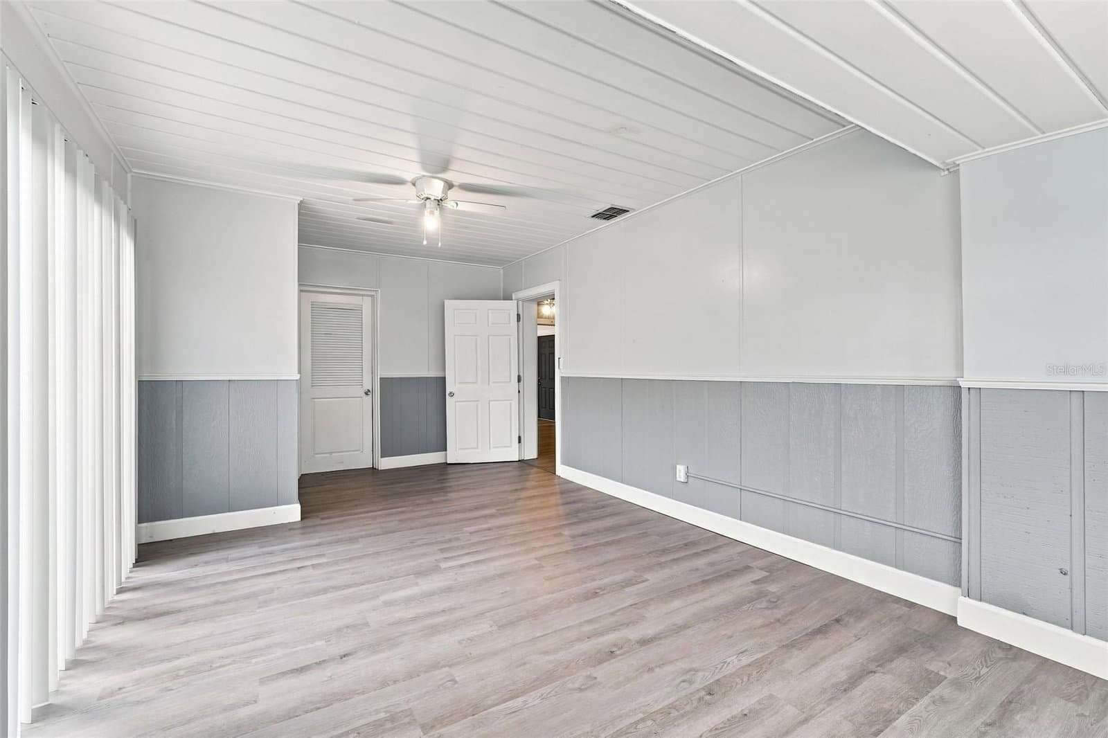 Photo 5 of 1024 31ST