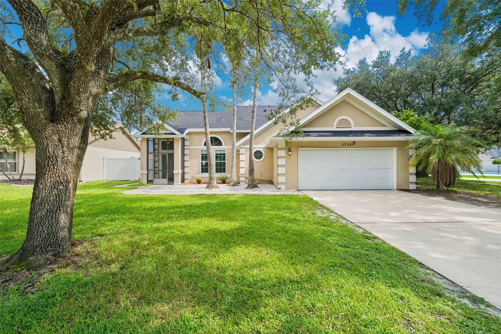 1714 CYPRESS RIDGE