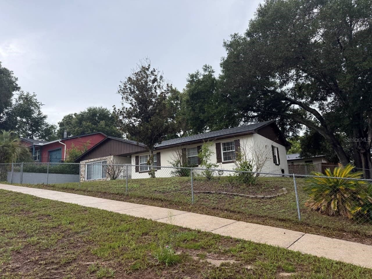 290 HILLSIDE