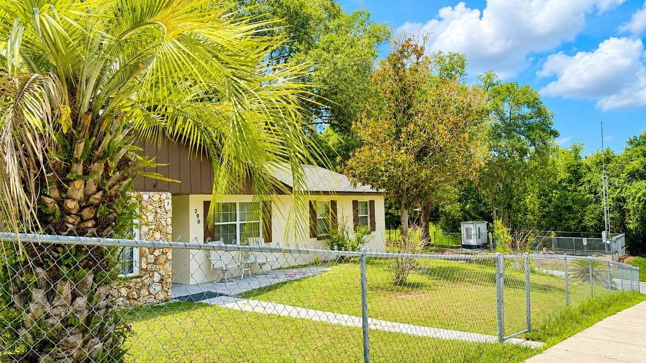 290 HILLSIDE Drive