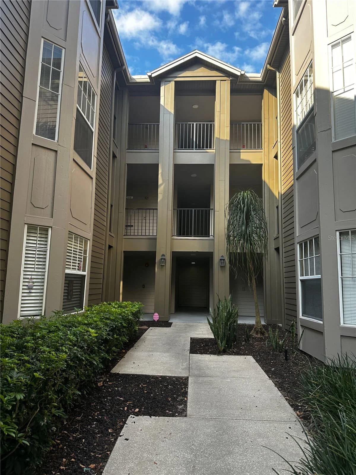 420 SUMMIT RIDGE Place #204