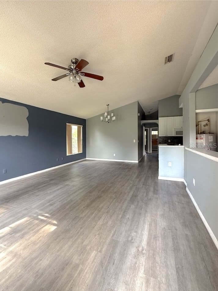 6313 LIVEWOOD OAKS