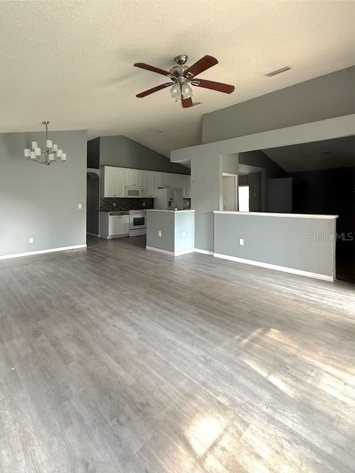 Photo 5 of 6313 LIVEWOOD OAKS