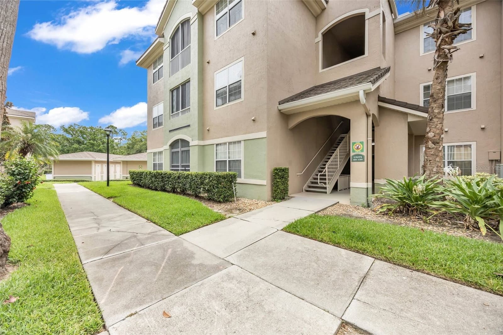 4897 CYPRESS WOODS