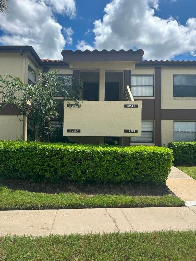 3245 CANDLE RIDGE