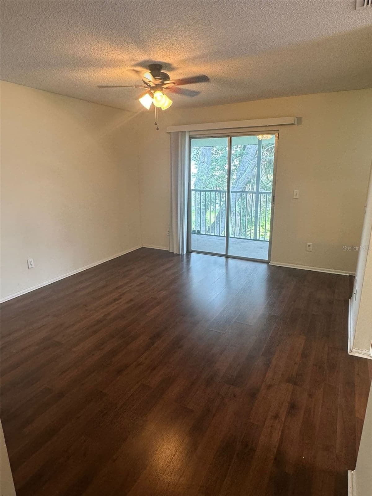 Photo 5 of 4227 PERSHING POINTE
