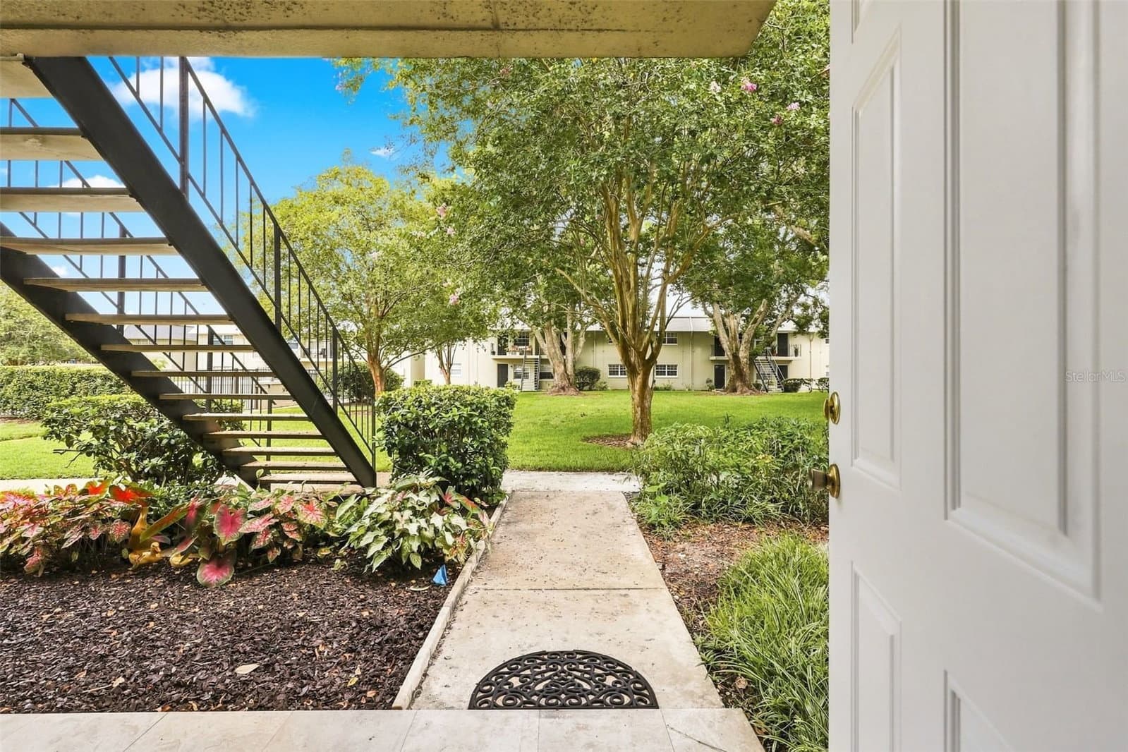 525 CONWAY