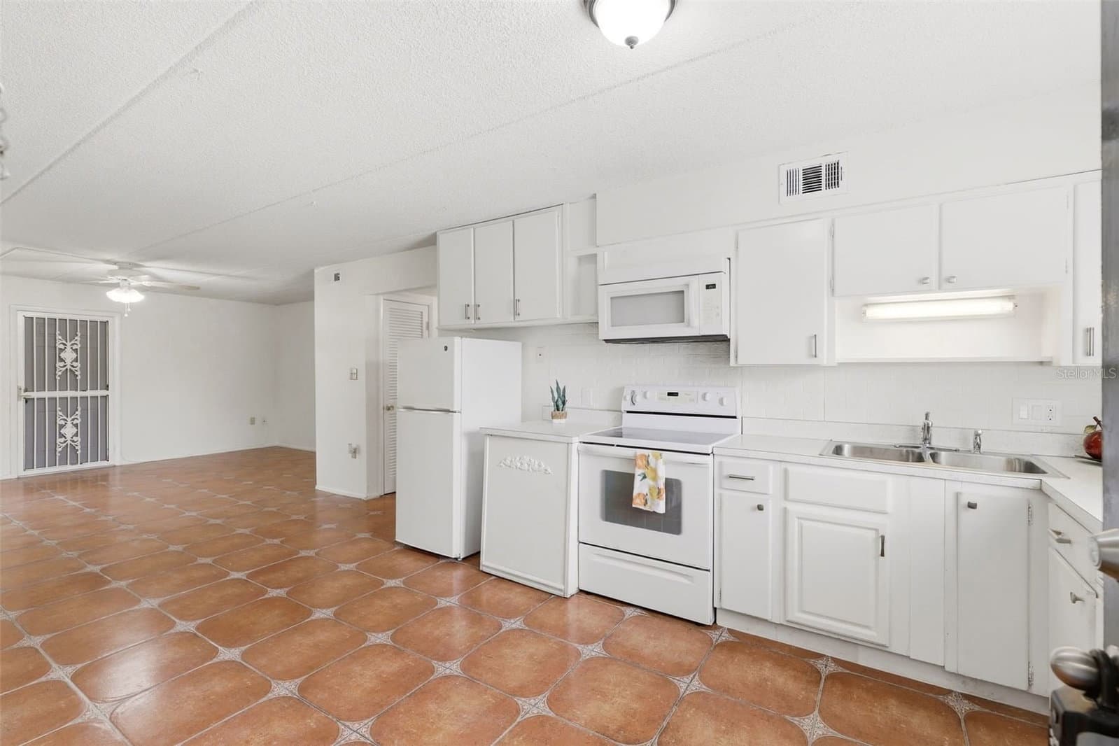 525 CONWAY