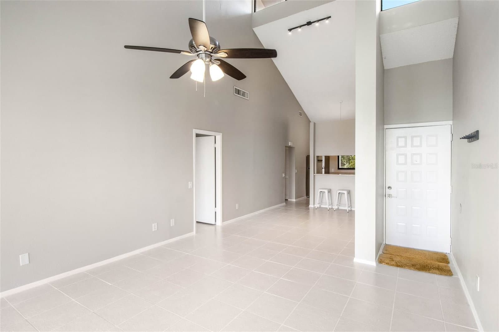 Photo 5 of 410 LAUREL COVE
