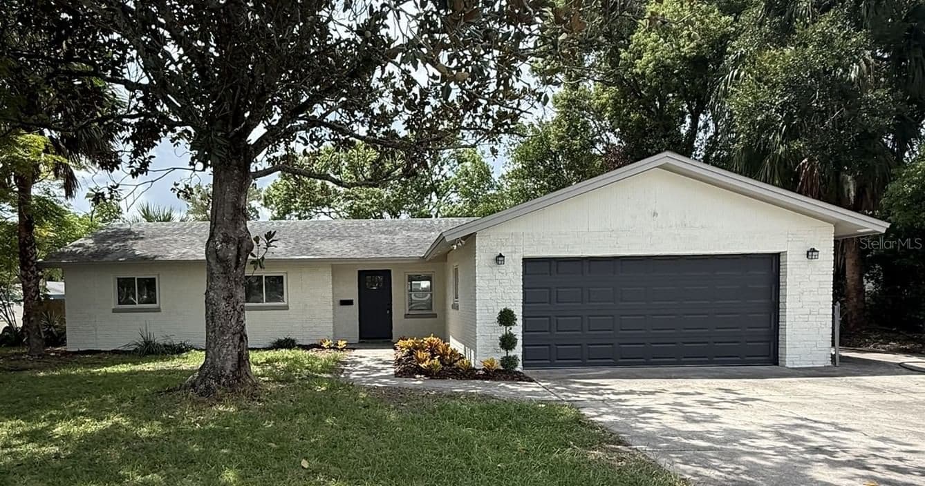 779 PARK MANOR